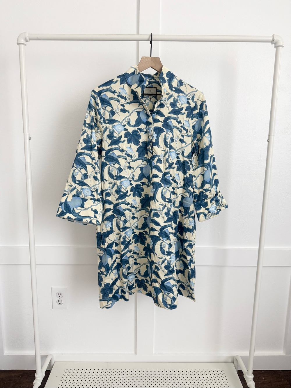 Tuckernuck Bonnie Blossom Megan Mini Dress Blue Floral - Picture 2 of 4